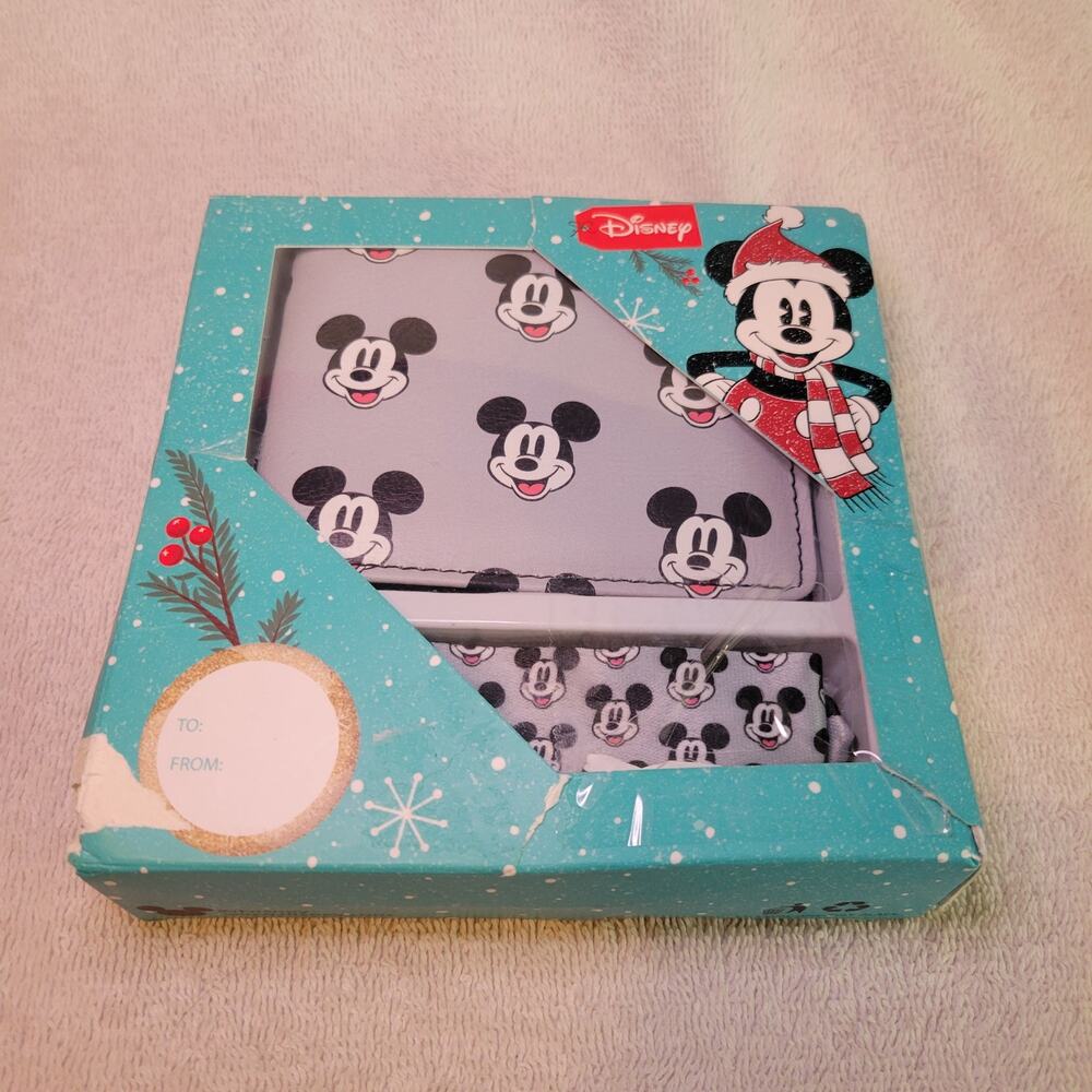 Buckle-Down Disney Mickey Mouse Bi-fold Wallet w/ Lanyard Keychain Gift Set NWT